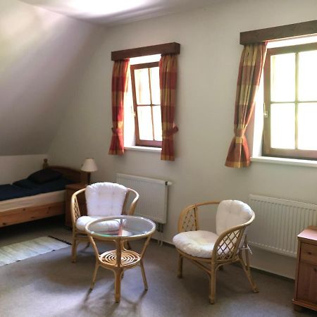 Mníšek pod Brdy Mala Svata Hora - Penzion & Restaurace מראה חיצוני תמונה