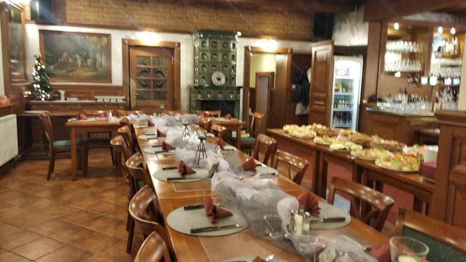 Mníšek pod Brdy Mala Svata Hora - Penzion & Restaurace מראה חיצוני תמונה